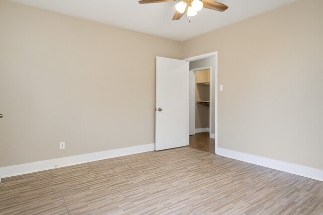 Photo - 6113 Ave Q 1/2