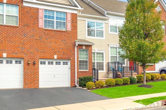 Photo - 304 Cambridge Dr