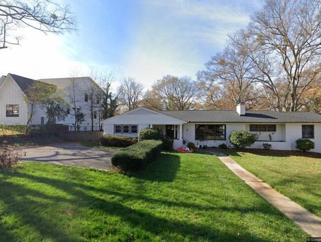 Building Photo - Low Maintenance 4BR/2BA Home near Downtown Greenville!