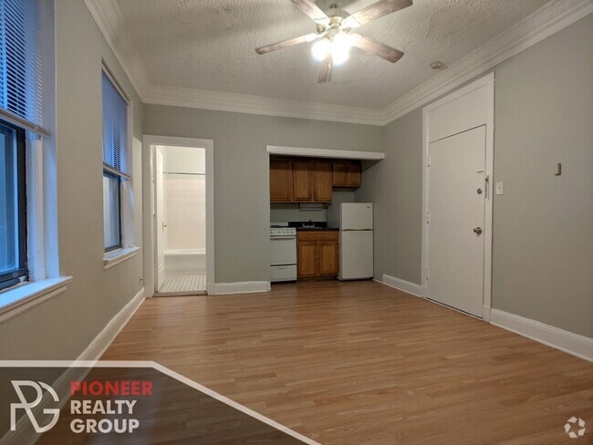 Building Photo - 3817 N Fremont St Unit #3831-207 Rental