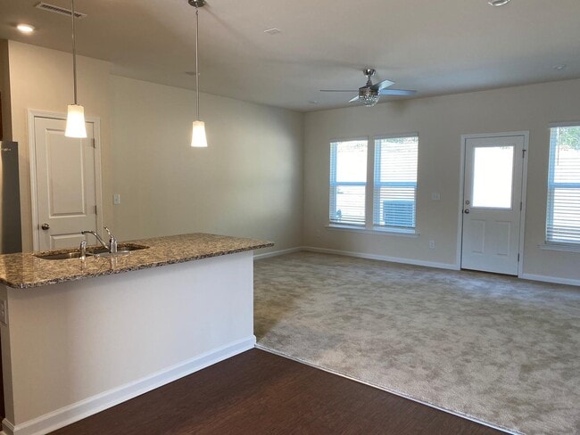 Photo - 317 White Oak Ridge Dr