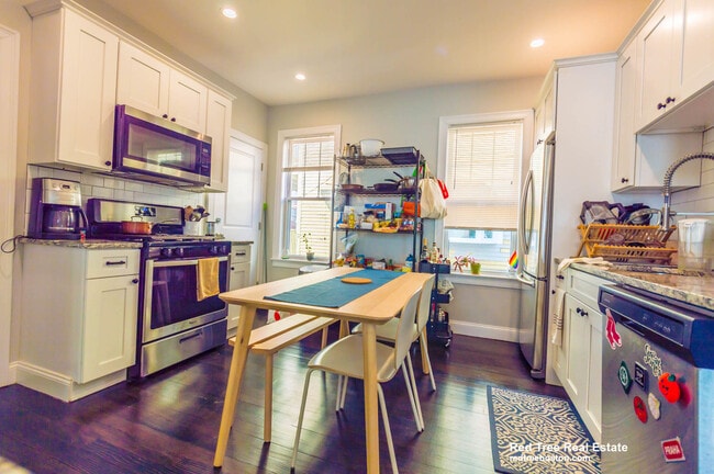 Photo - 31 Pleasant St