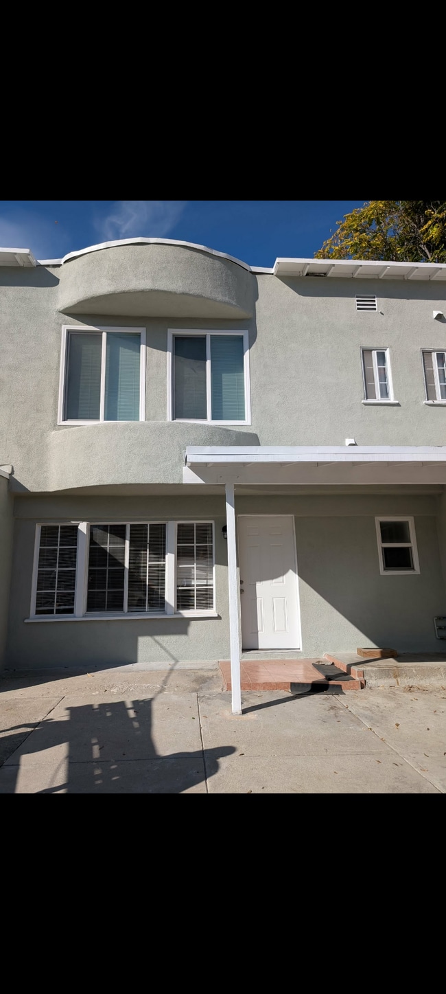 Building Photo - 827 Laveta Ter Unit SilverlakeEchoPark rental