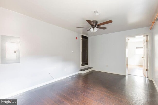 Building Photo - 507 W Girard Ave Unit 3R