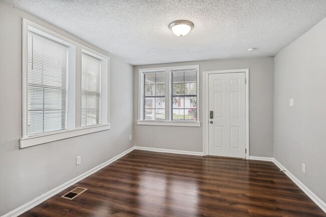 Photo - Large Near Downtown 3BR/1BA House For Rent