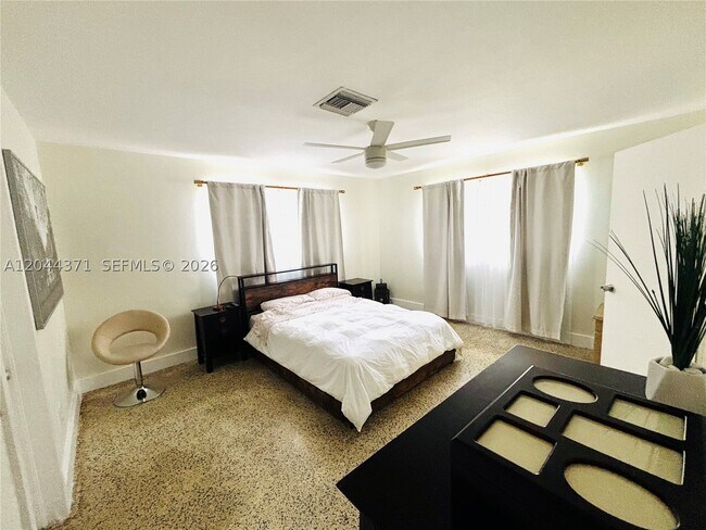 Photo - 2150 NE 172nd St Unit B