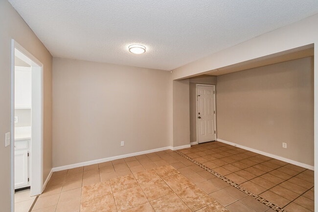 Photo - 7969 Amandas Crossing Dr E