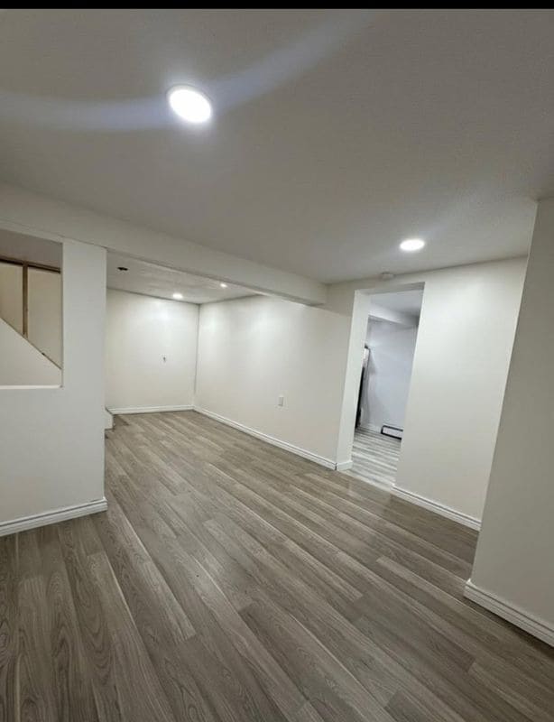 62 Moffitt Blvd Unit Apartment