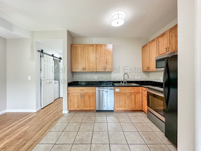 Photo - 1121 40th St