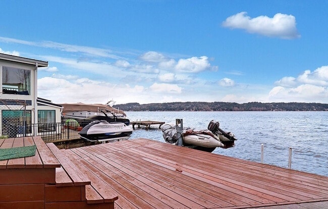 Photo - 10358 Riviera Pl NE