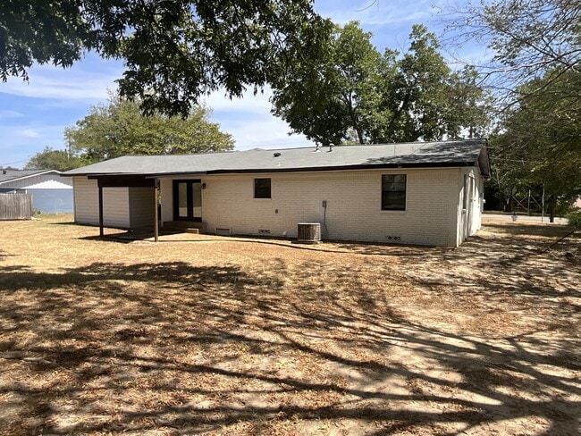 261 Bois D Arc St