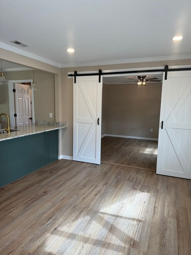 Photo - 4 Bedroom with fenced in yard in Fountain ...