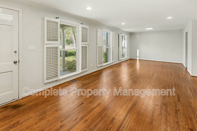 Photo - 3801 Cromwell Dr