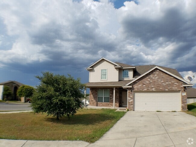 Building Photo - Large 4 bed house with master downstairs a...
