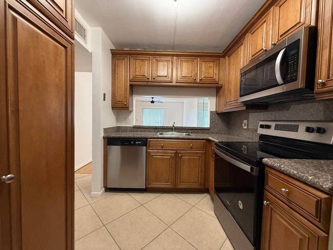 Photo - 6820 Palmetto Cir S Unit 103