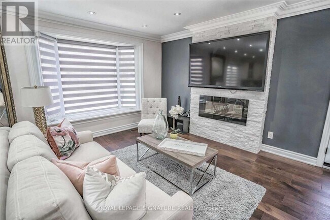 Photo - 14 Milford Haven Dr