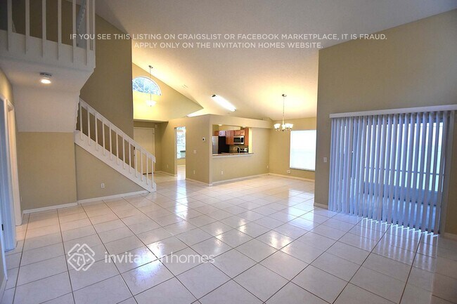 Photo - 609 Silver Birch Pl