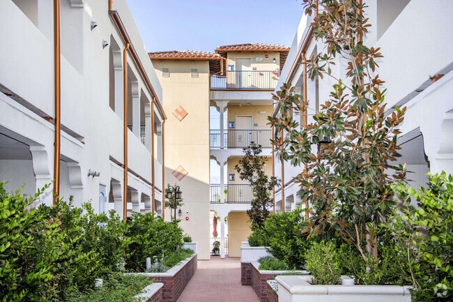 Building Photo - Le Blanc Apartments