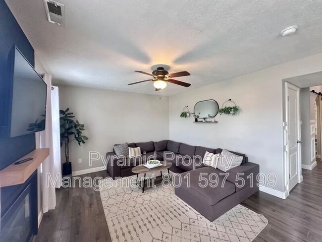 Photo - 2113 Hawthorne St