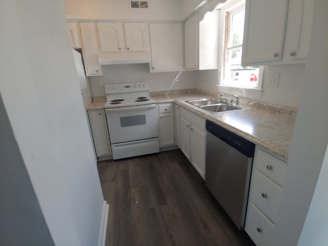 Photo - 203 E Caroline Ave