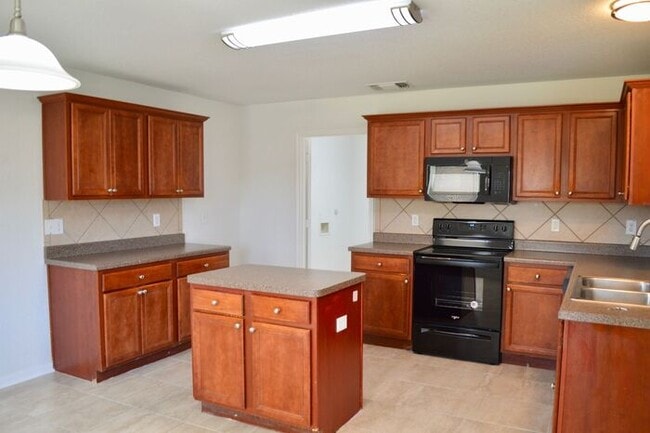 Photo - Amazing 4 bed 2 bath 2 story home in Hallie Heights!