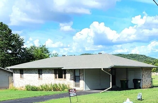 Building Photo - 108 N Layne St Rental