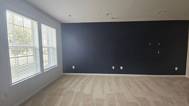 Photo - 9072 Fox Stream Way