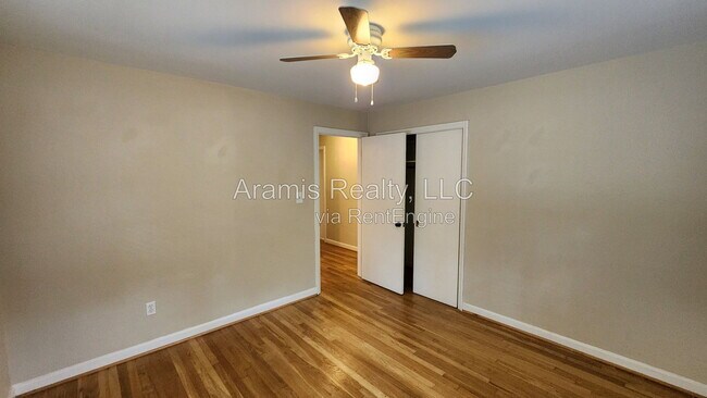 Photo - 1032 Homewood Ct