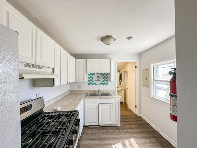 Photo - 14 N River St