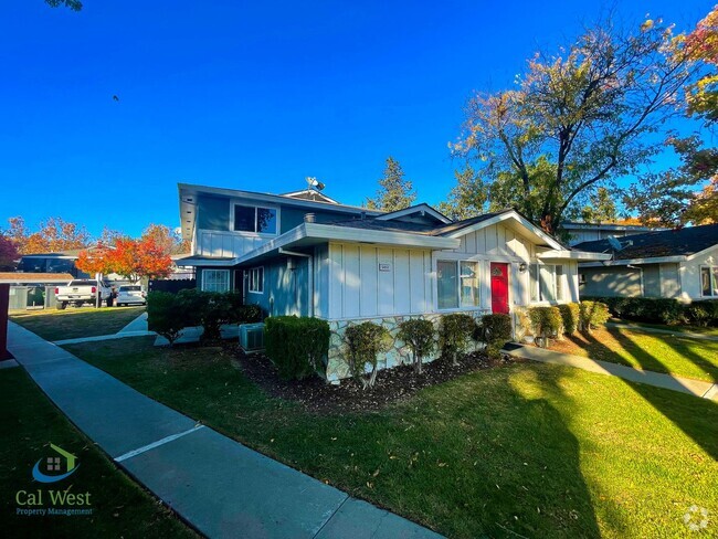 Building Photo - $2895- 2 Bed/1 Bath Remodeled two Story To... Rental