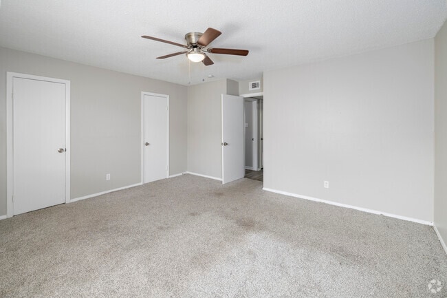 1BR, 1BA - Bedroom - The Cove at 300