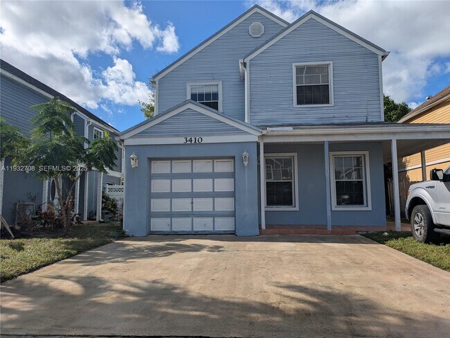 Building Photo - 3410 Java Plum Ave