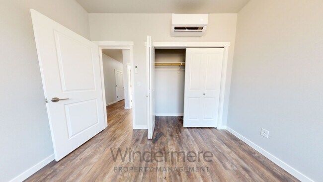 Photo - Herb2351/2353 Unit Herb2353