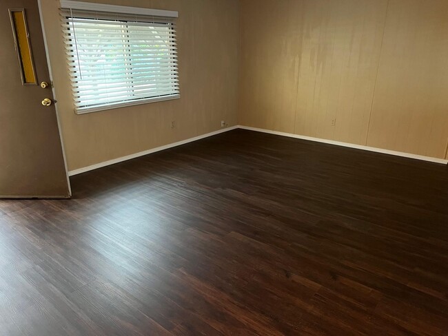 Photo - Springfield Riverfront Home