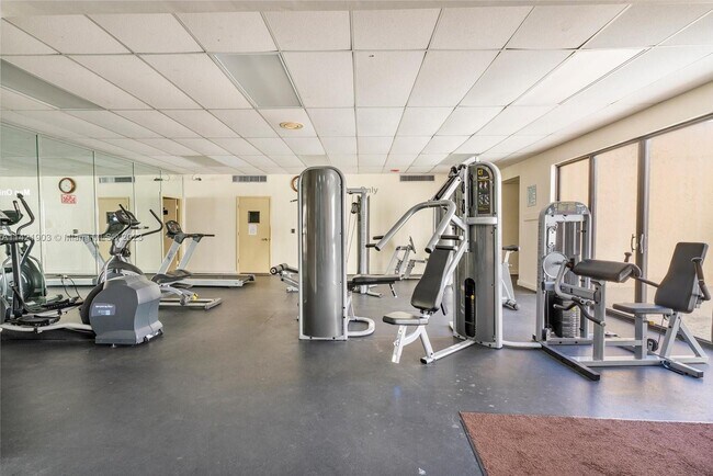 Photo - 210 174th St Unidad 803