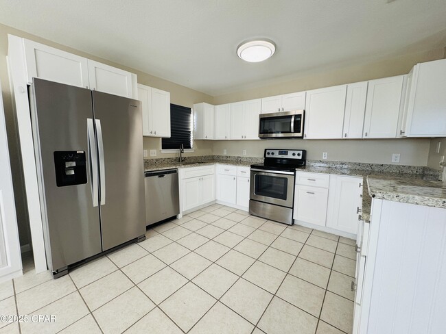 Photo - 6528 Omoko St