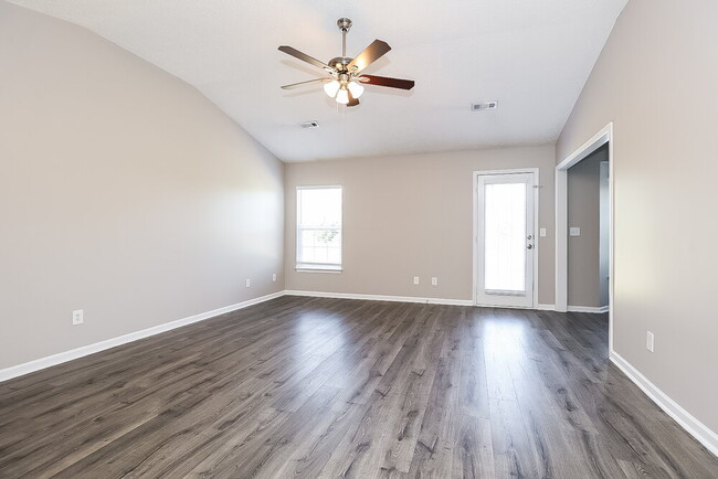 Photo - 5011 Deer Creek Ct