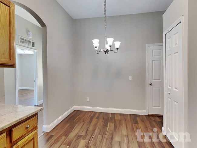 Photo - 1559 Guardian Dr