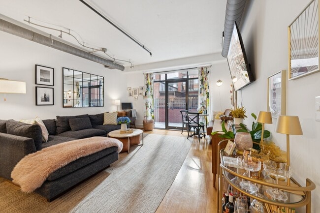 Large Living/Dining Space - 1440 Church St NW Unit NW101