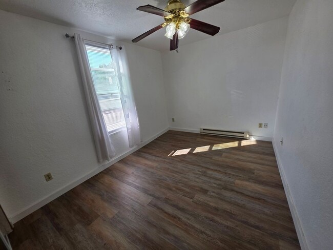 Photo - 153 E 2nd St Unit Apt 5