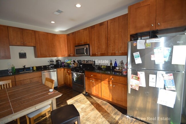 Photo - 29 Commonwealth Terrace Unit 3