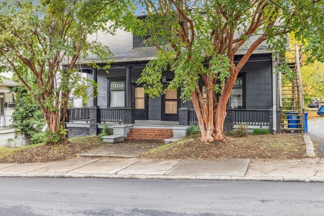 409 W 1st St Unit 1