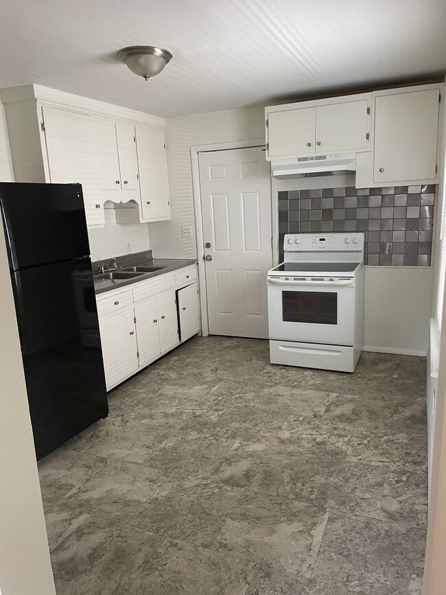Photo - 1902 Ashbrook Dr
