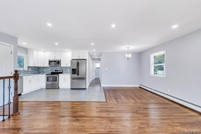 Photo - 220 Adirondack Dr