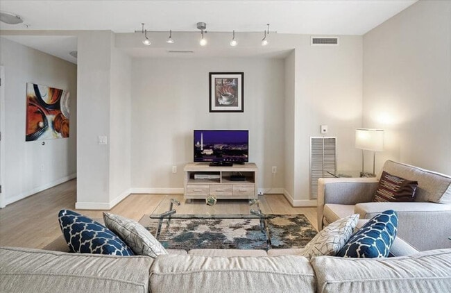 Photo - 1456 H St NW Unidad ID1054446P