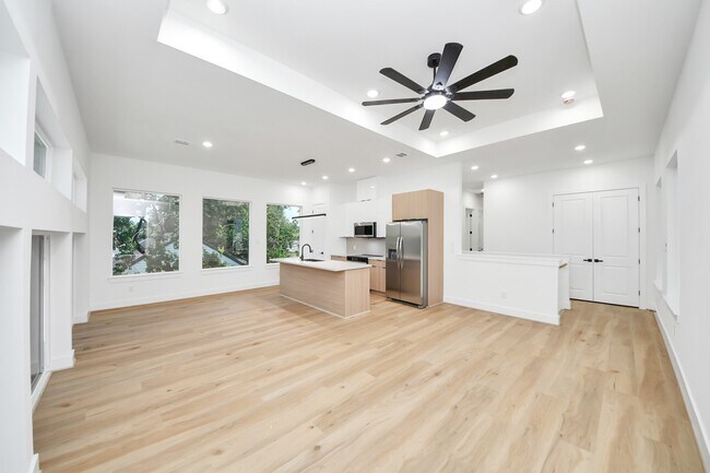 Photo - 7117 Eastwood St