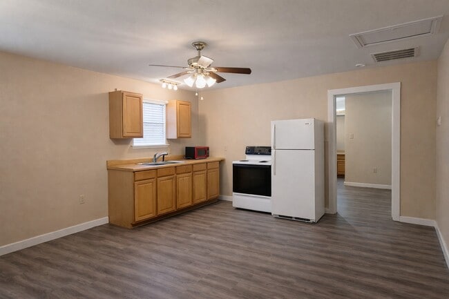 Photo - 6107 Williams Rd