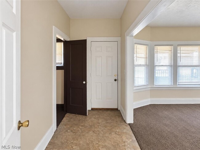 11202 Earle Ave Unit 2