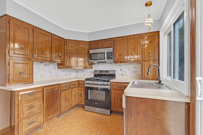 414 Gainsborough Ct