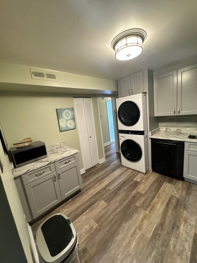 Photo - 10118 Little Pond Pl Unidad #1